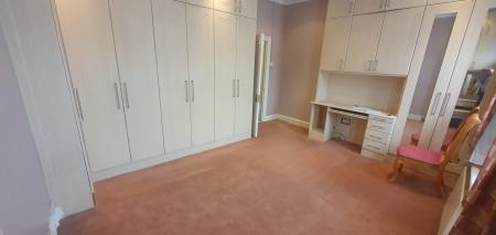 Flat Clova Road in Greater London