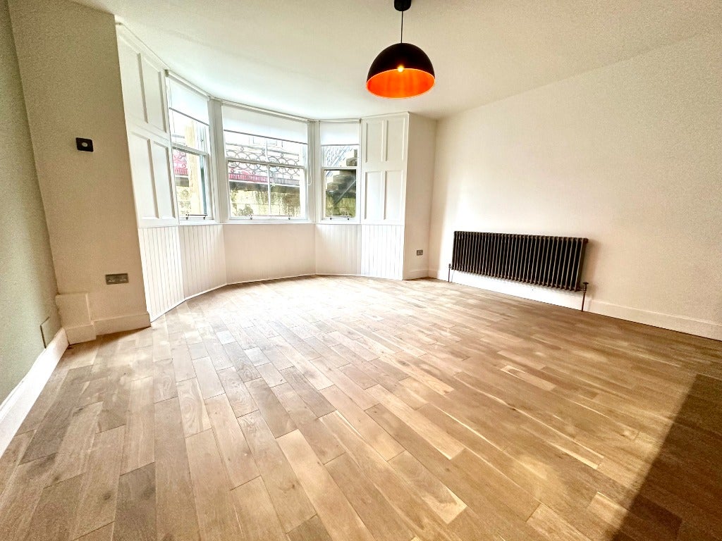 Flat Dowanside Road in Glasgow