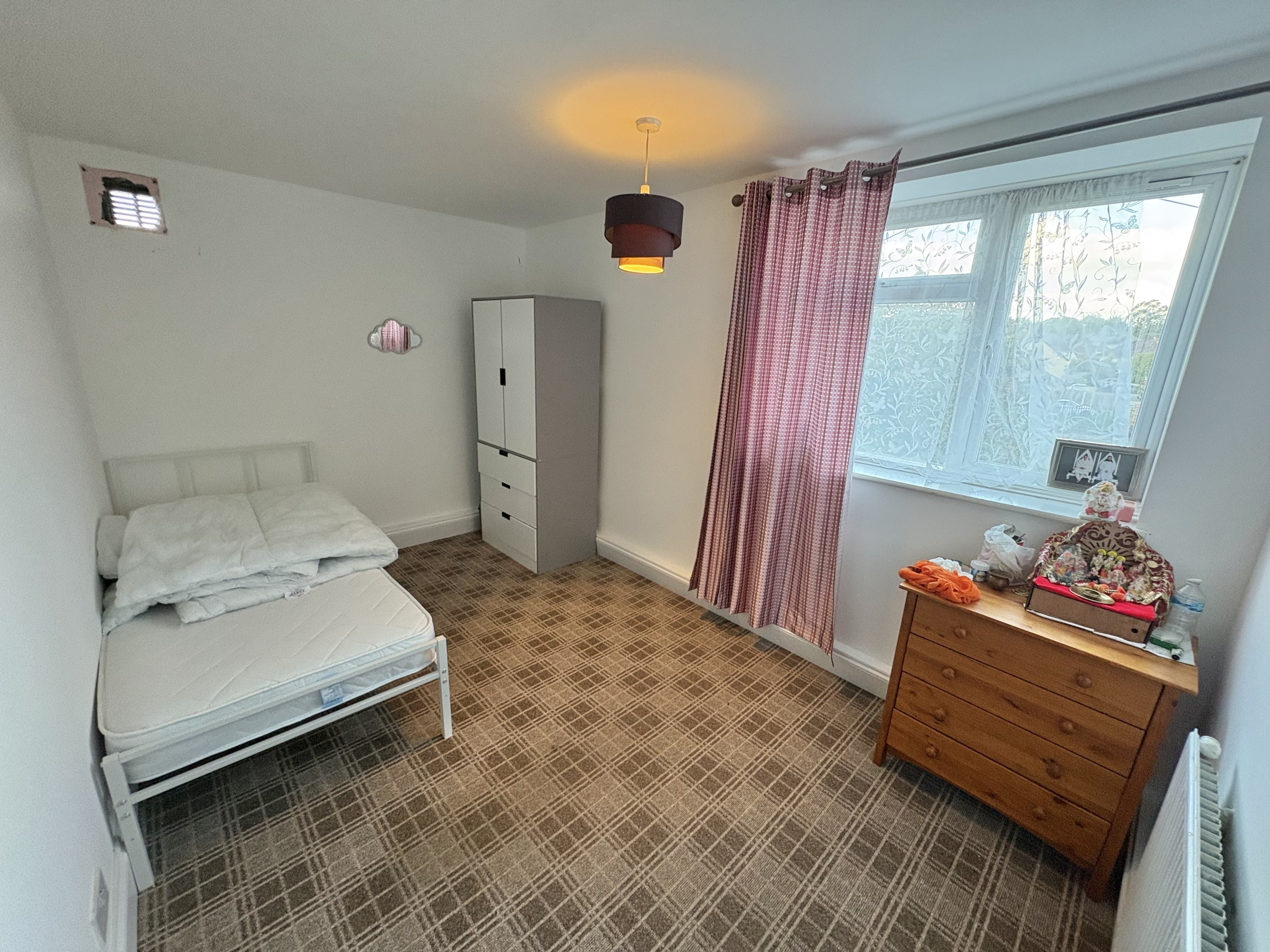 Flat Maskelyne Avenue in Bristol