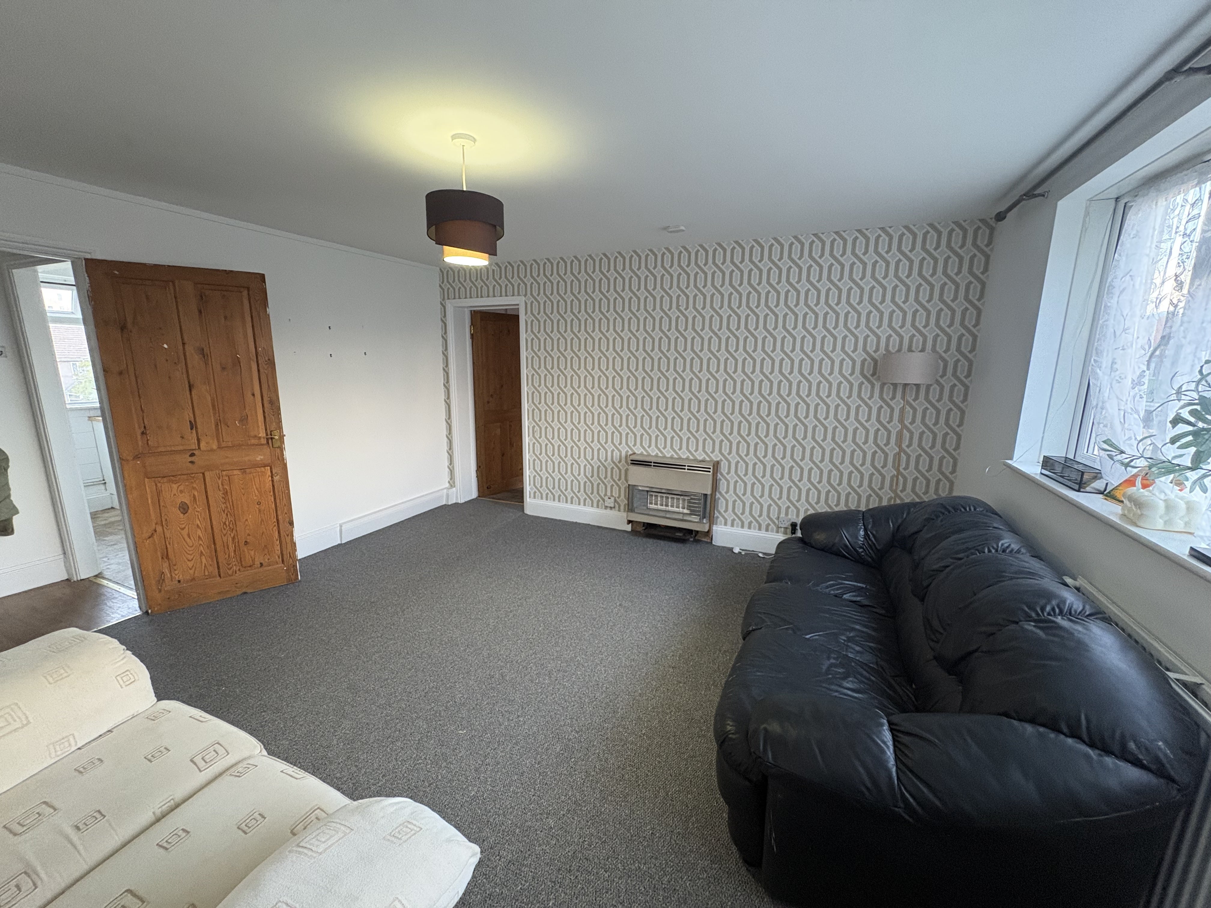 Flat Maskelyne Avenue in Bristol