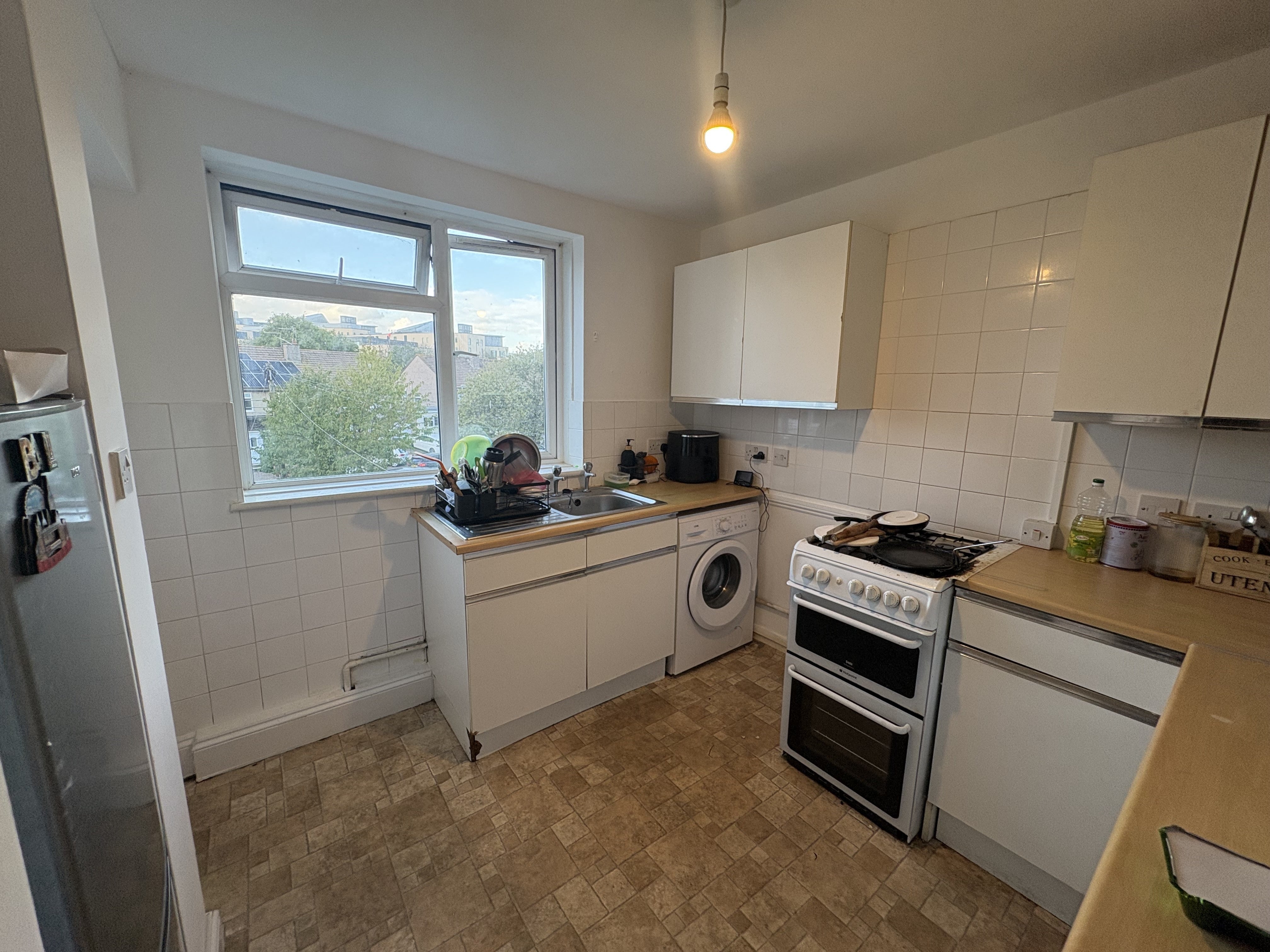 Flat Maskelyne Avenue in Bristol