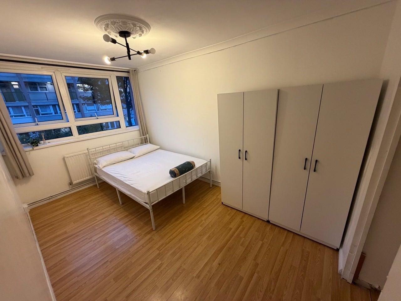 Room Brabazon Street in Greater London