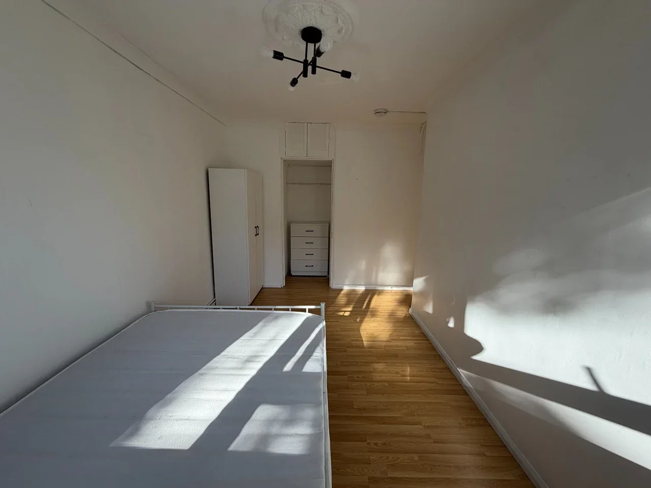 Room Brabazon Street in Greater London