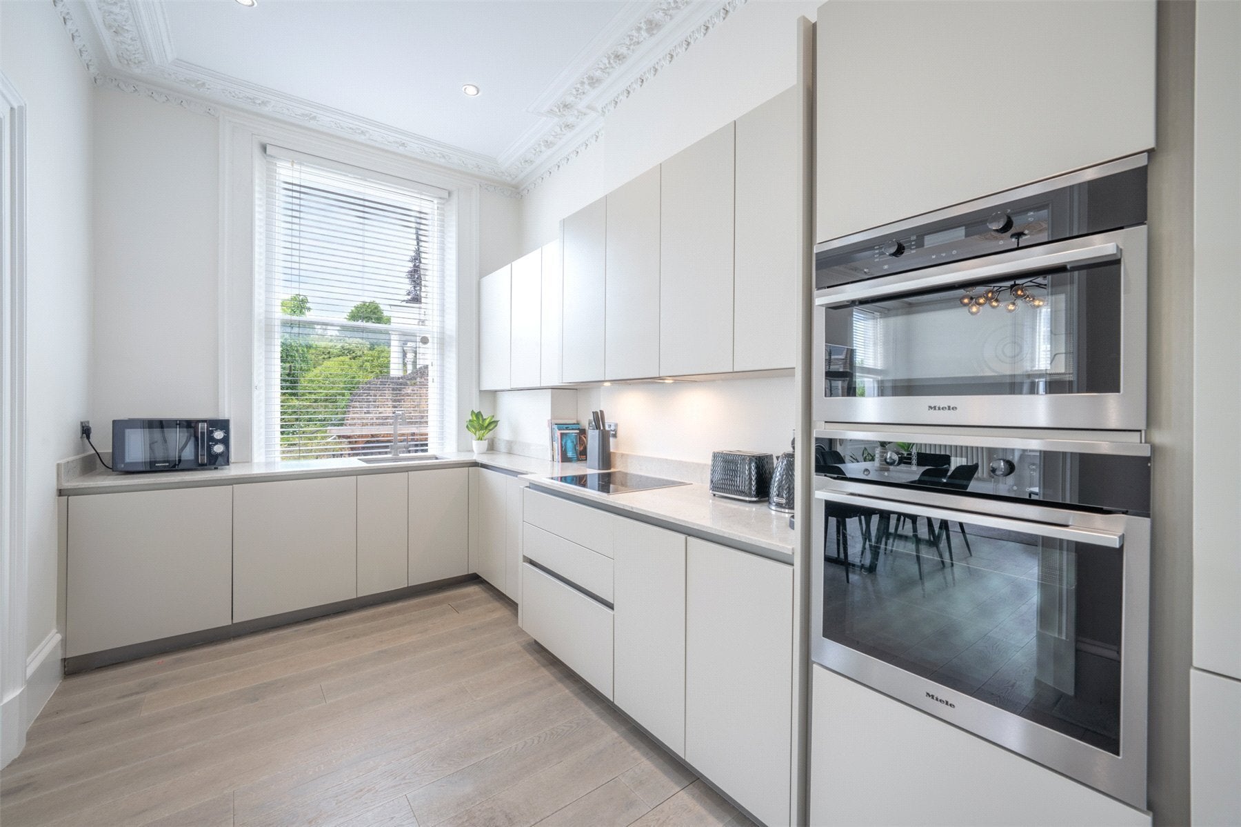 Flat Haverstock Hill in Greater London