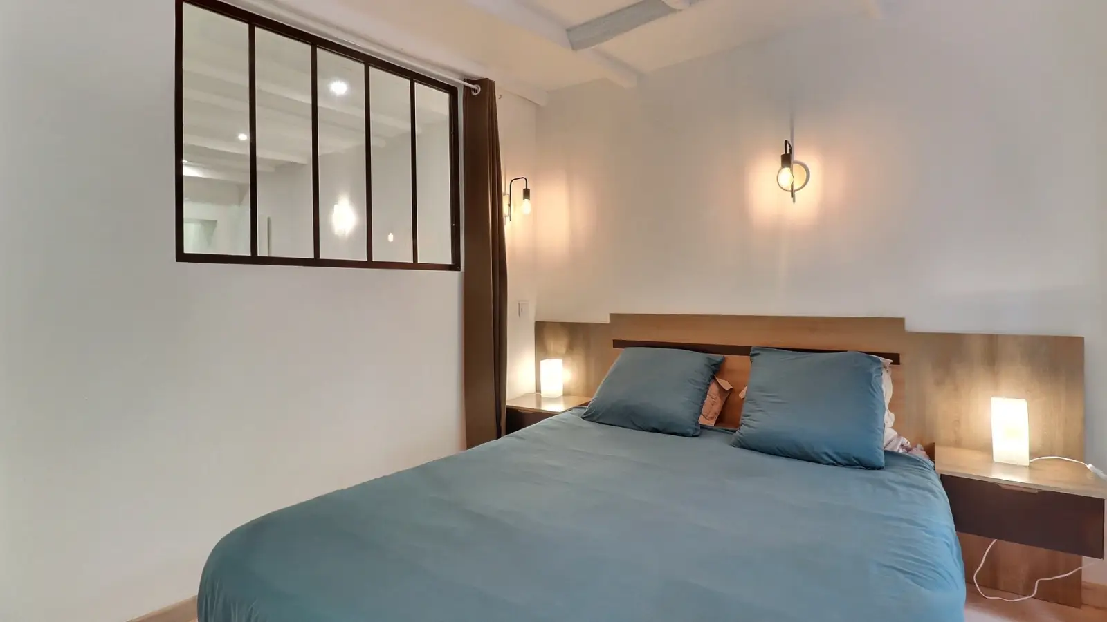 Flat Place Étienne Pernet in Paris