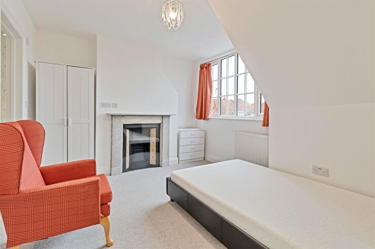Room Sackville Road in Portslade by Sea
