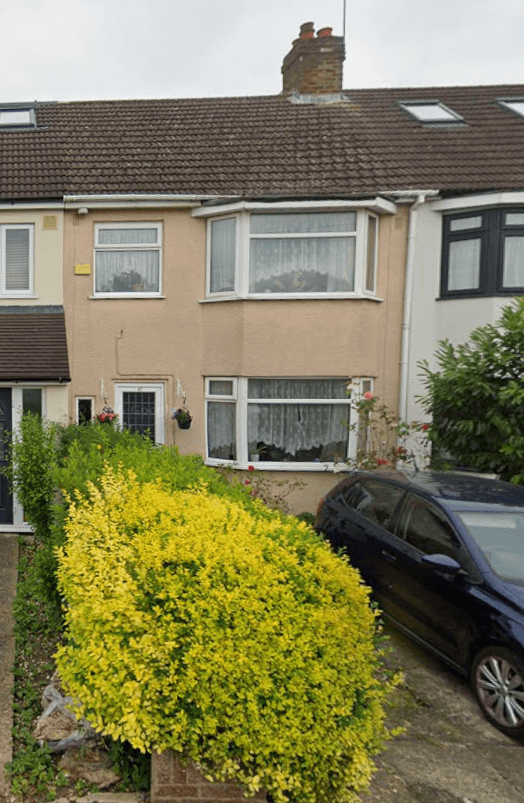House Lynhurst Crescent in Greater London