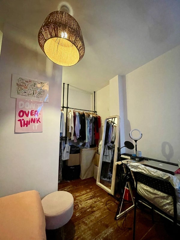 Room Hermitage Road in Greater London