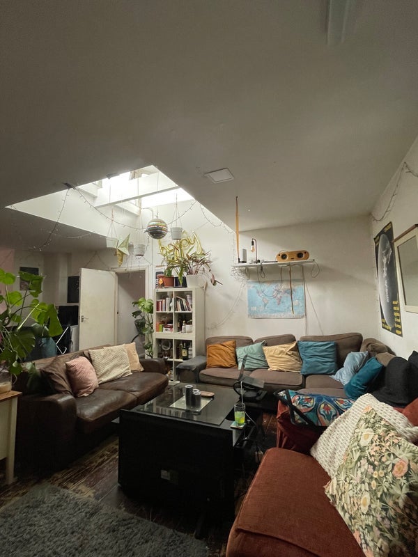 Room Hermitage Road in Greater London