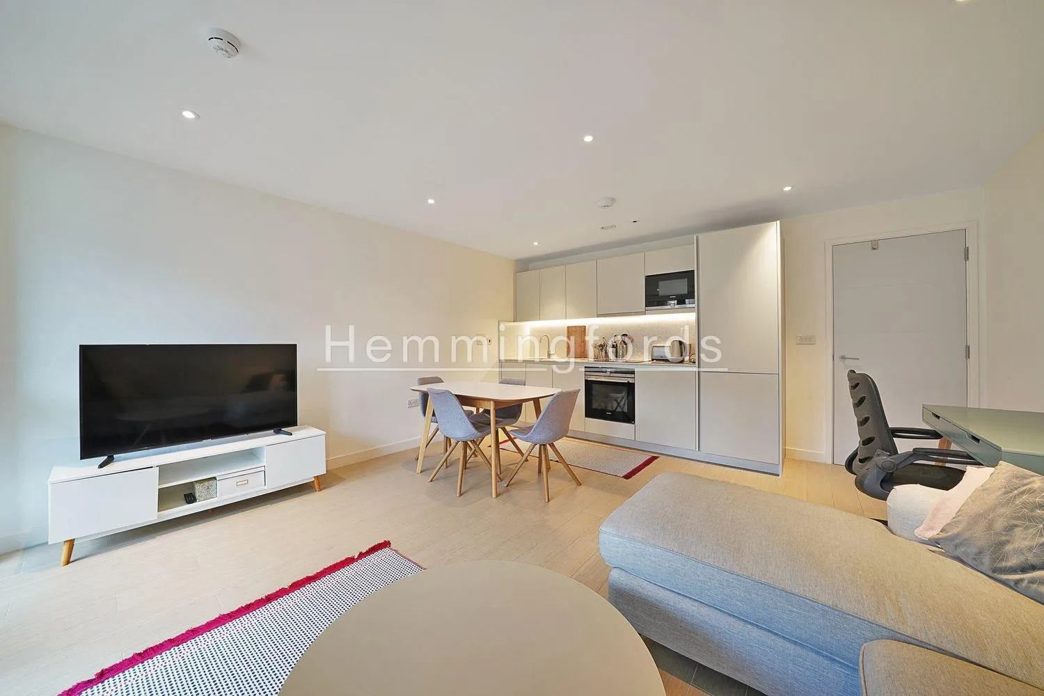 Flat Dame Street in Greater London