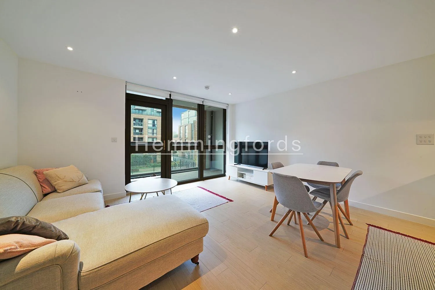 Flat Dame Street in Greater London