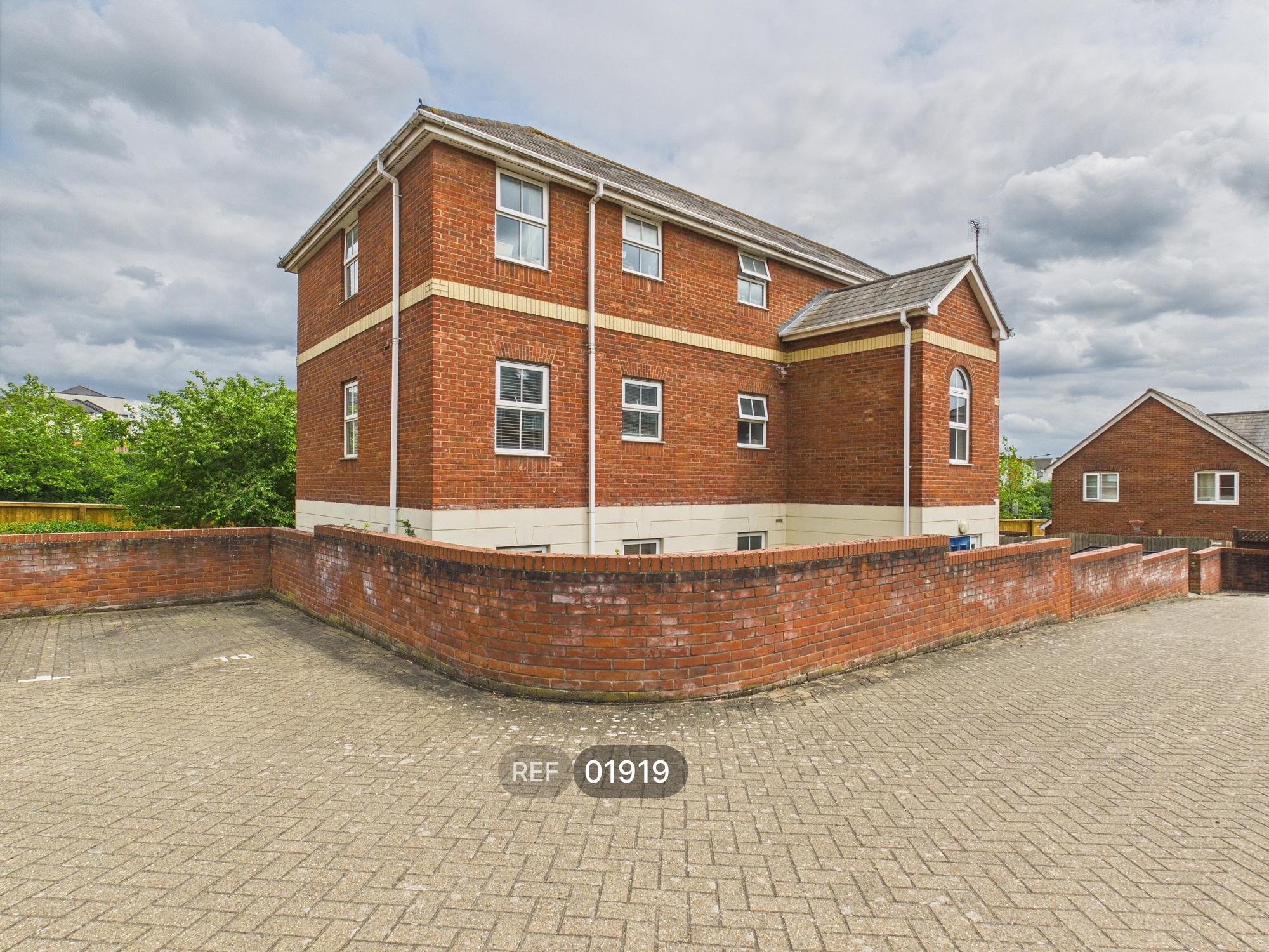 Flat Bardsley Close in Colchester