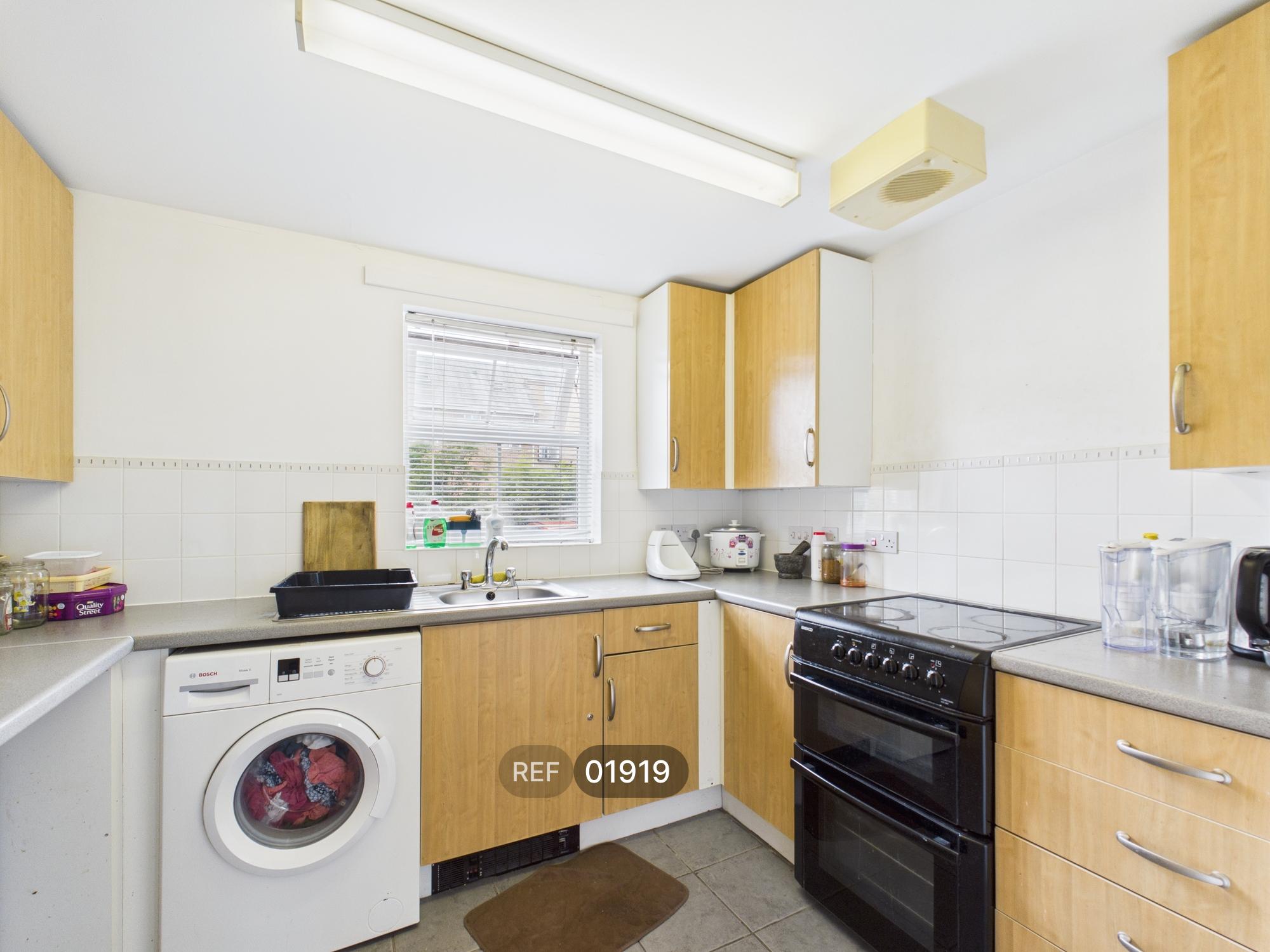Flat Bardsley Close in Colchester