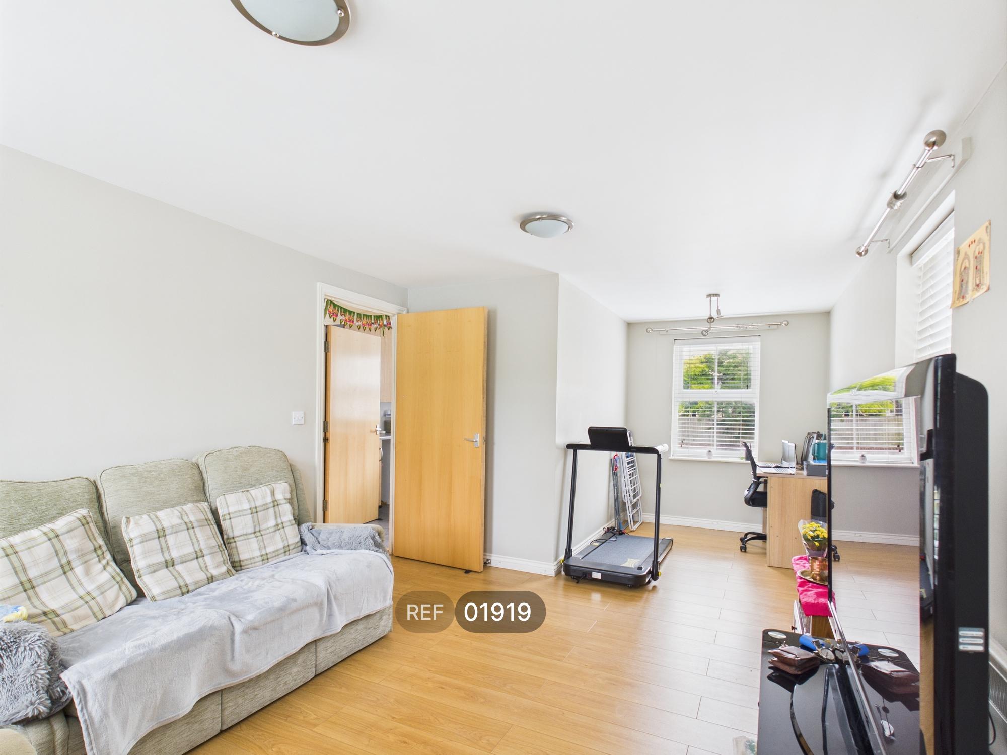 Flat Bardsley Close in Colchester