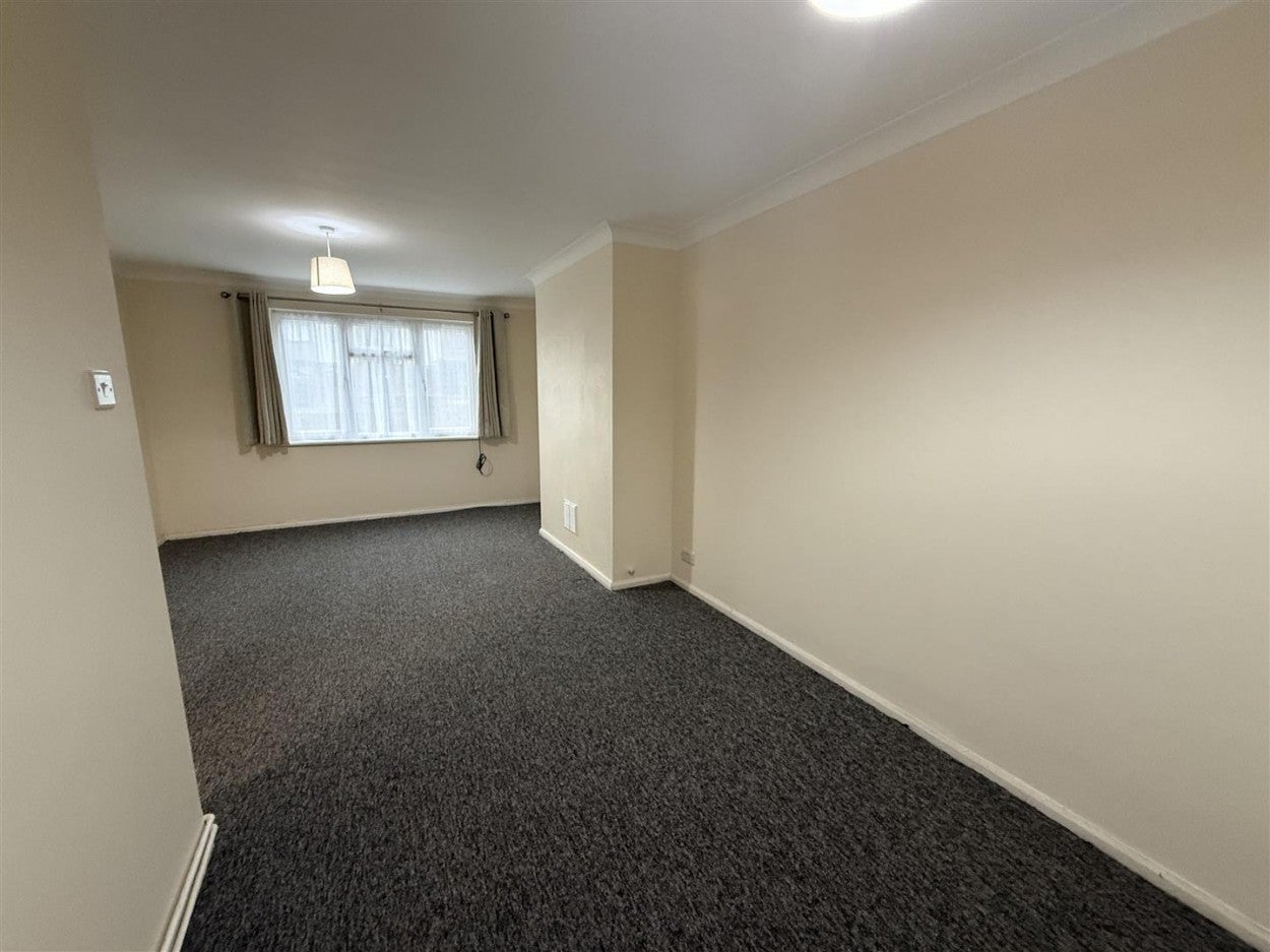 Flat Fitzalan Road in Arun