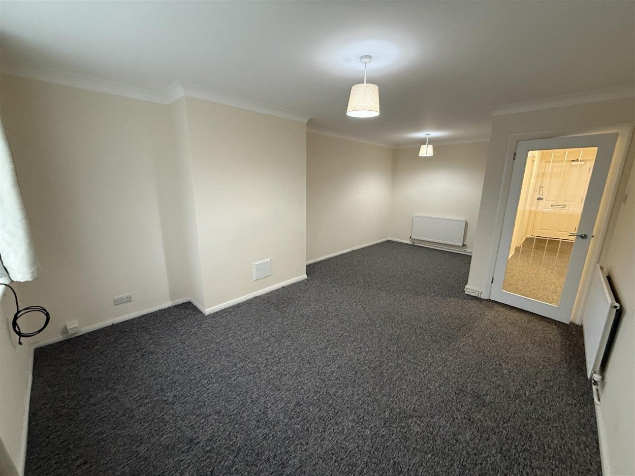 Flat Fitzalan Road in Arun