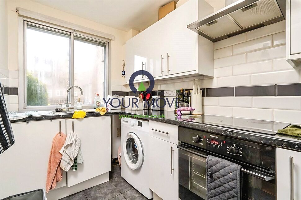 Flat Wellesley Road in Greater London