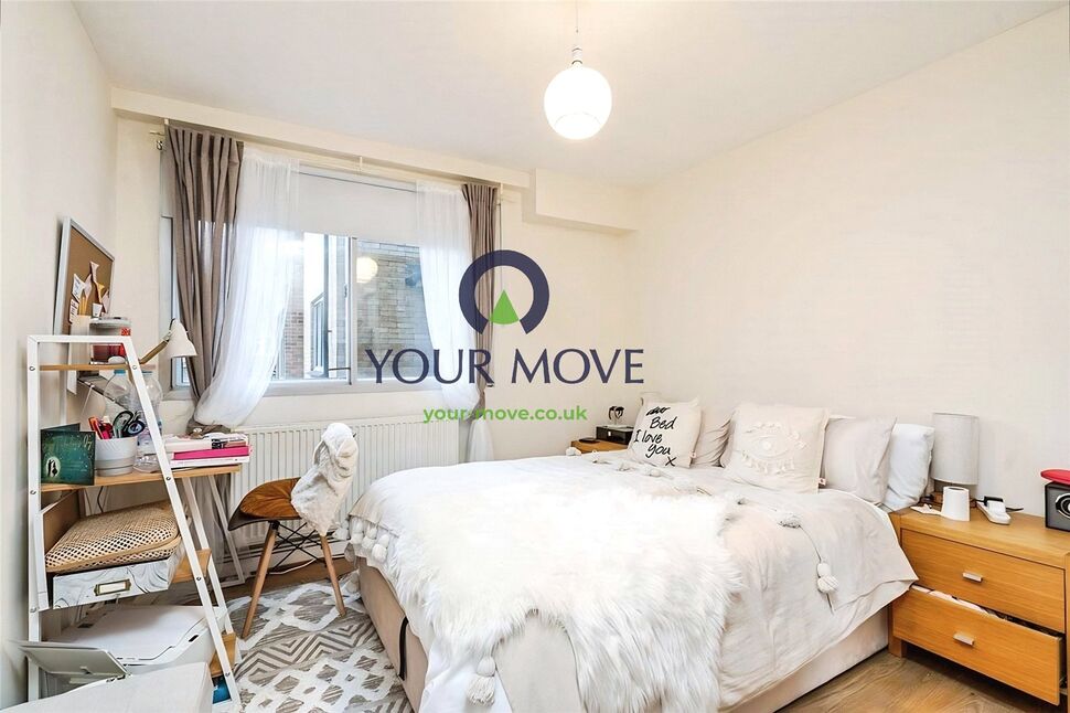 Flat Wellesley Road in Greater London