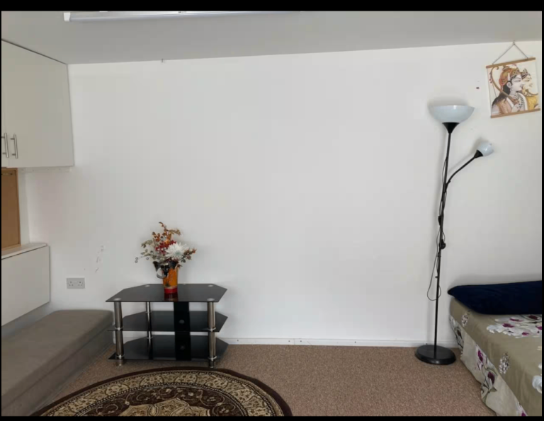 Room Broomgrove Gardens in Greater London