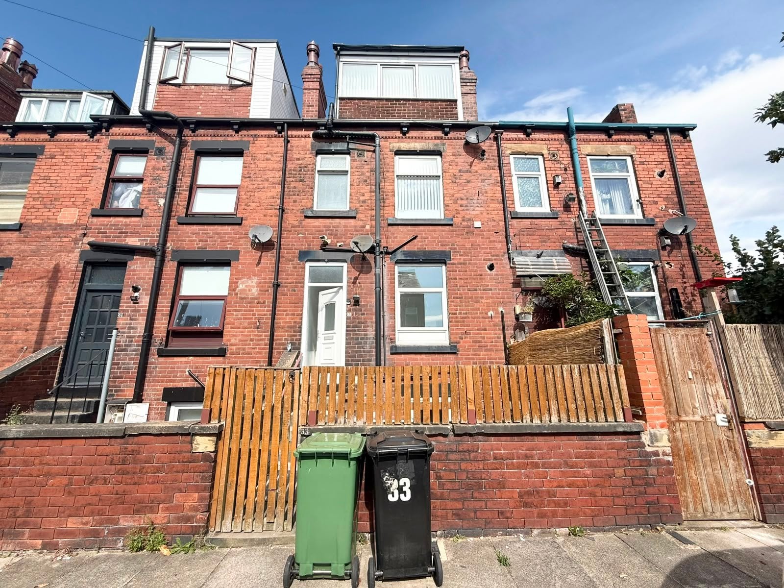 Flat Hayleigh Mount in Leeds