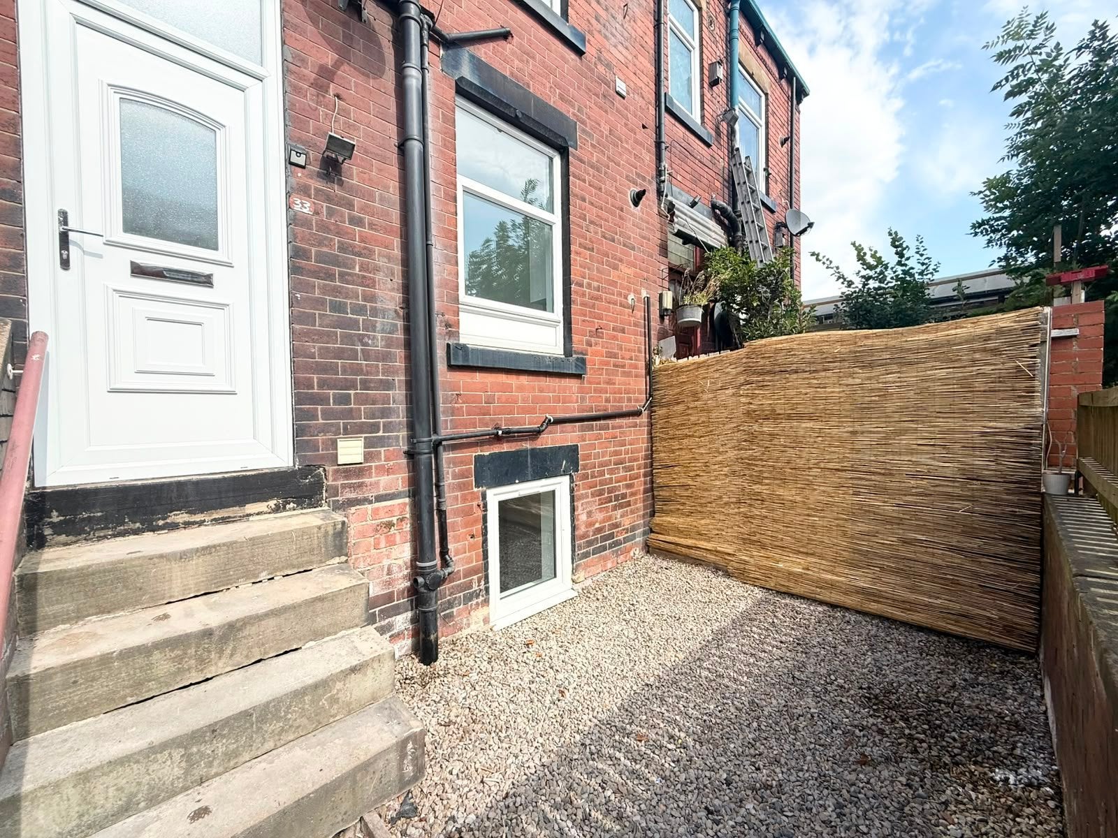 Flat Hayleigh Mount in Leeds