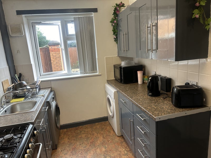 Room Ravelston Drive in Manchester