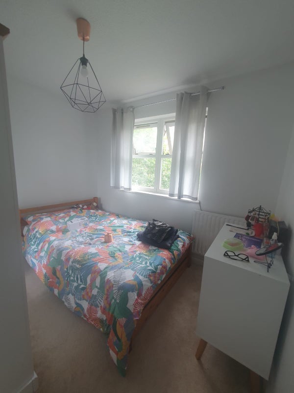 Room Windrose Close in Greater London