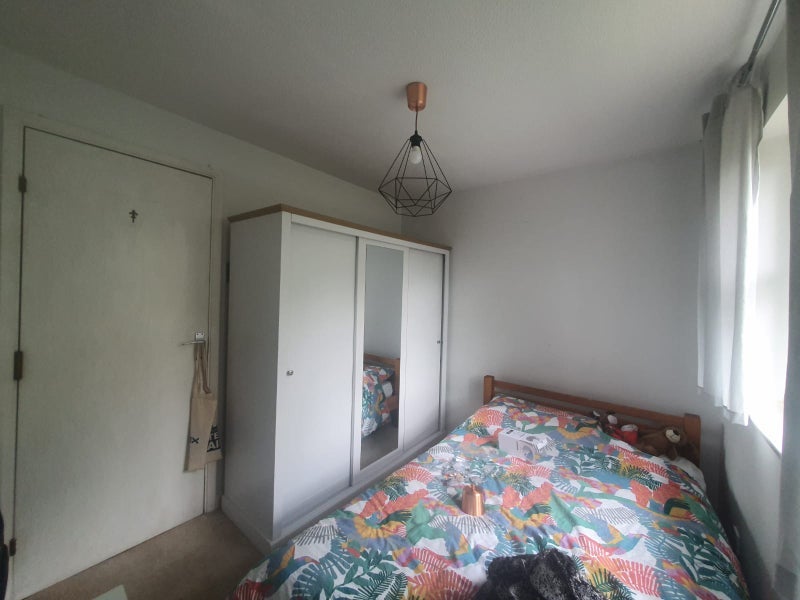 Room Windrose Close in Greater London