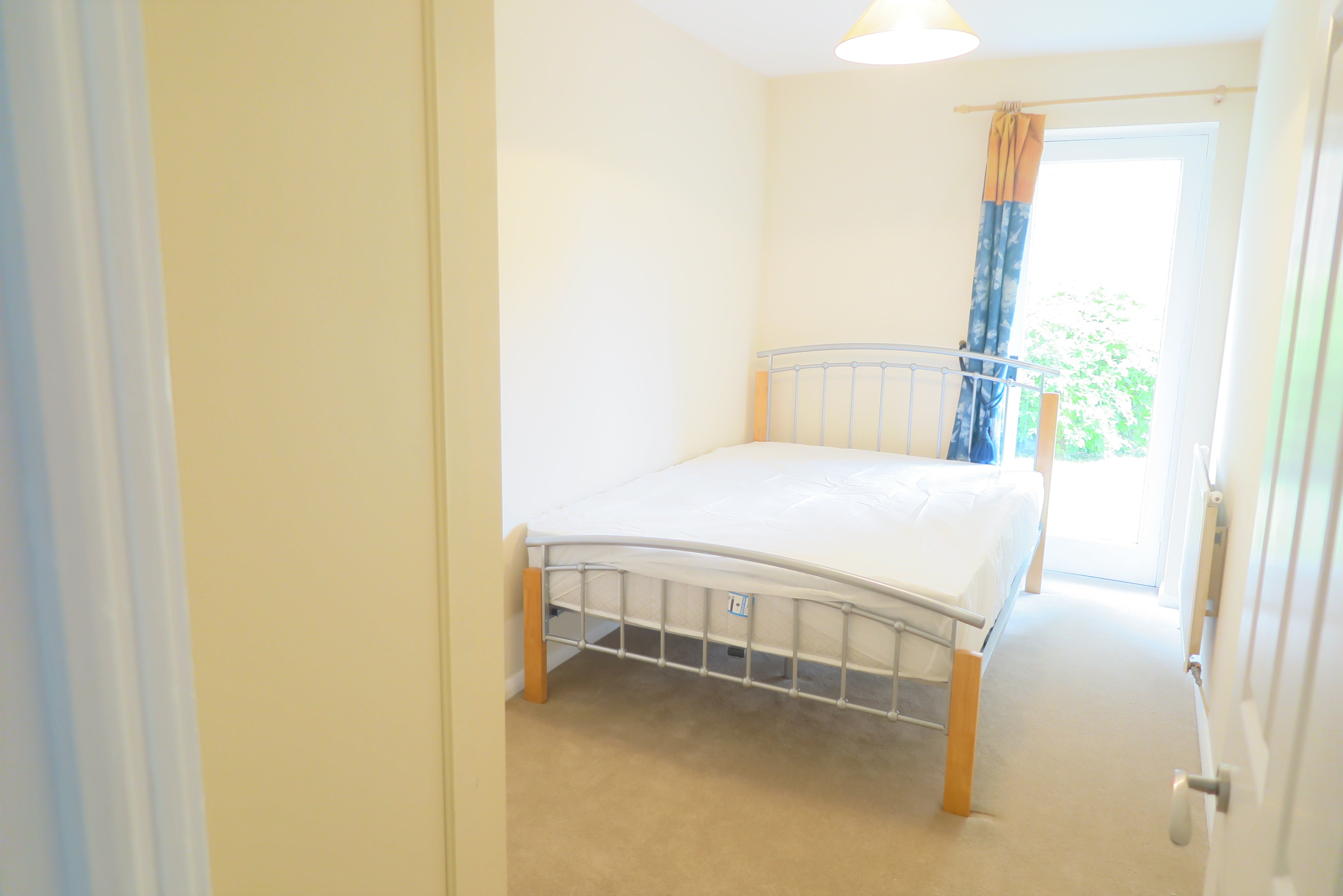 Flat Cedar Terrace in Greater London