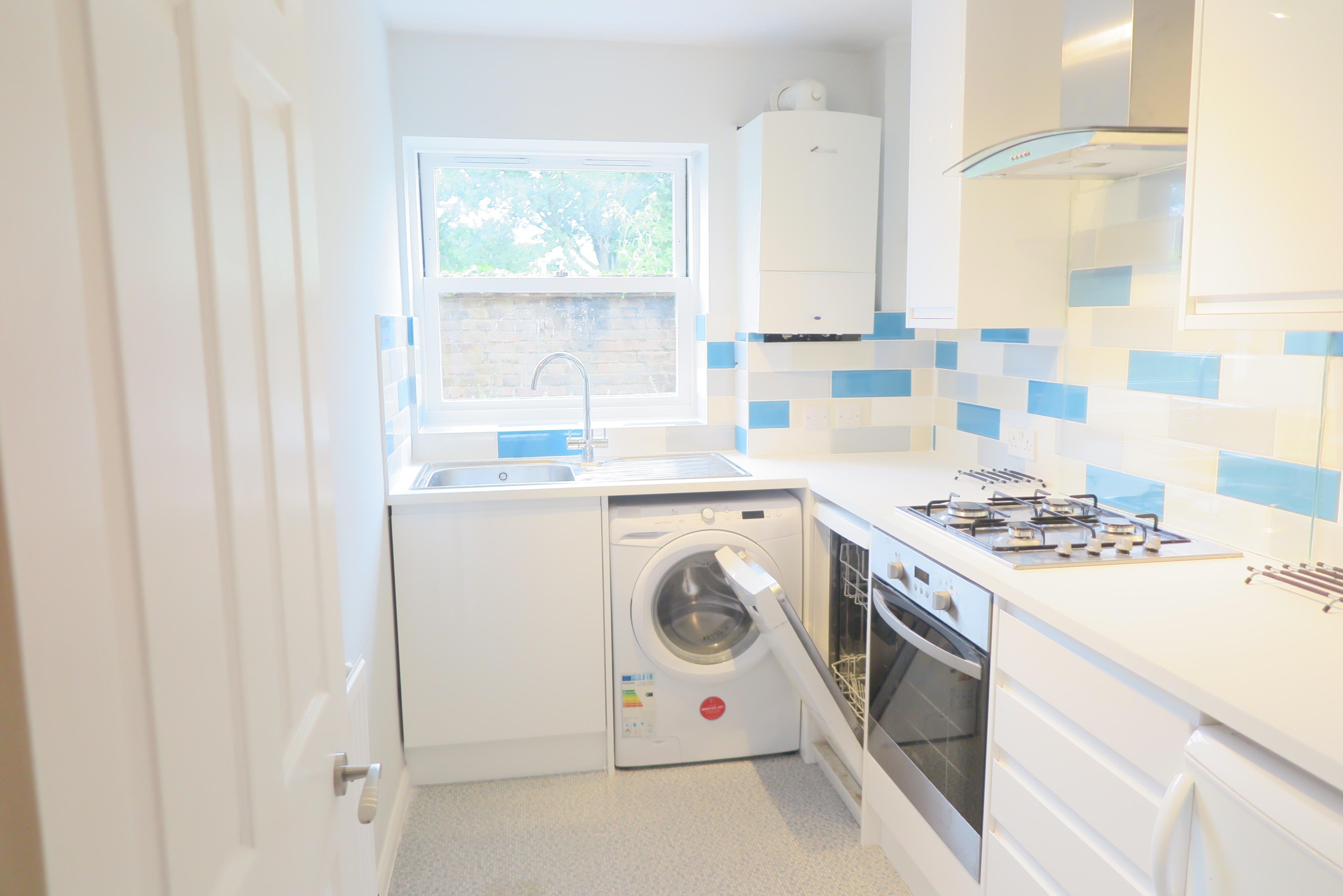 Flat Cedar Terrace in Greater London