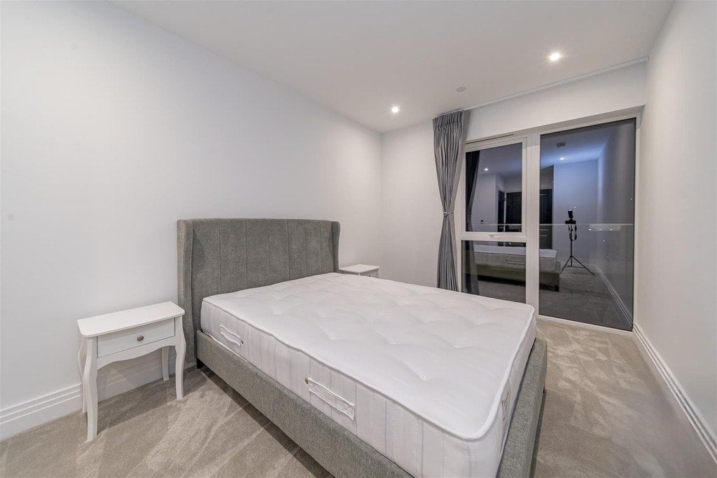 Flat New Broadway in Greater London