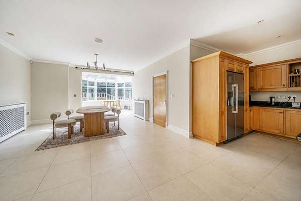 House Jersey Place in Sunningdale