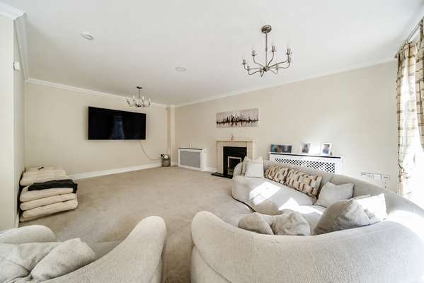 House Jersey Place in Sunningdale