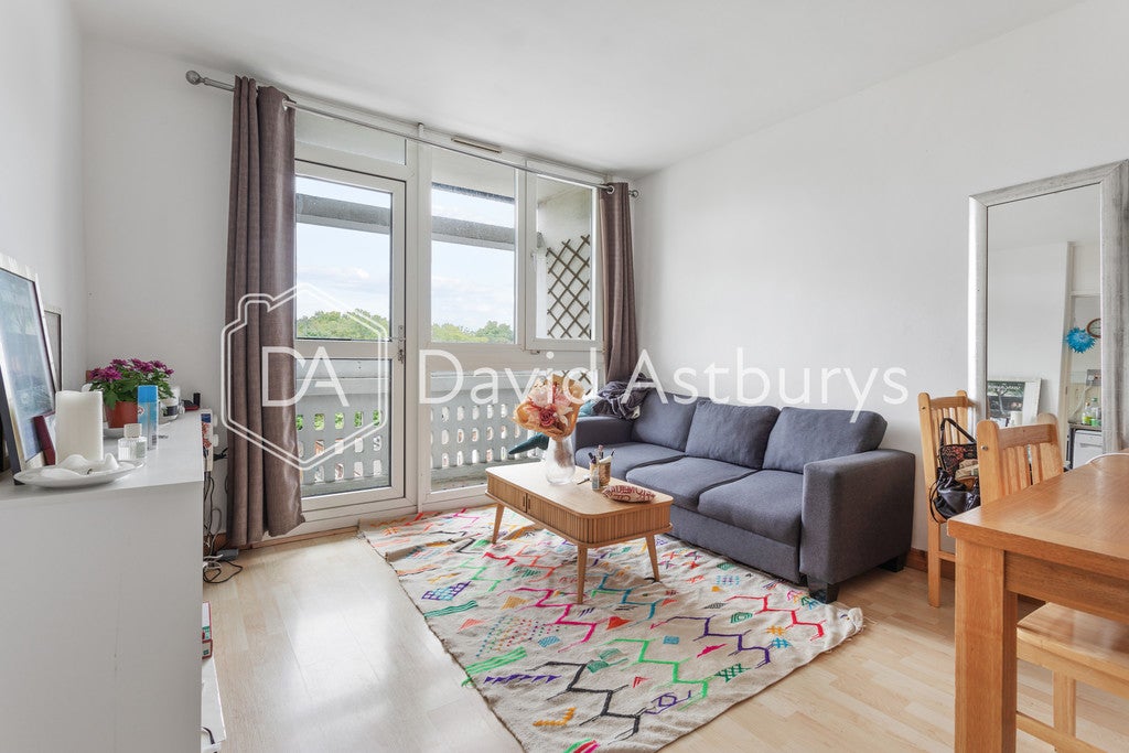 Flat Vernon Rise in Greater London