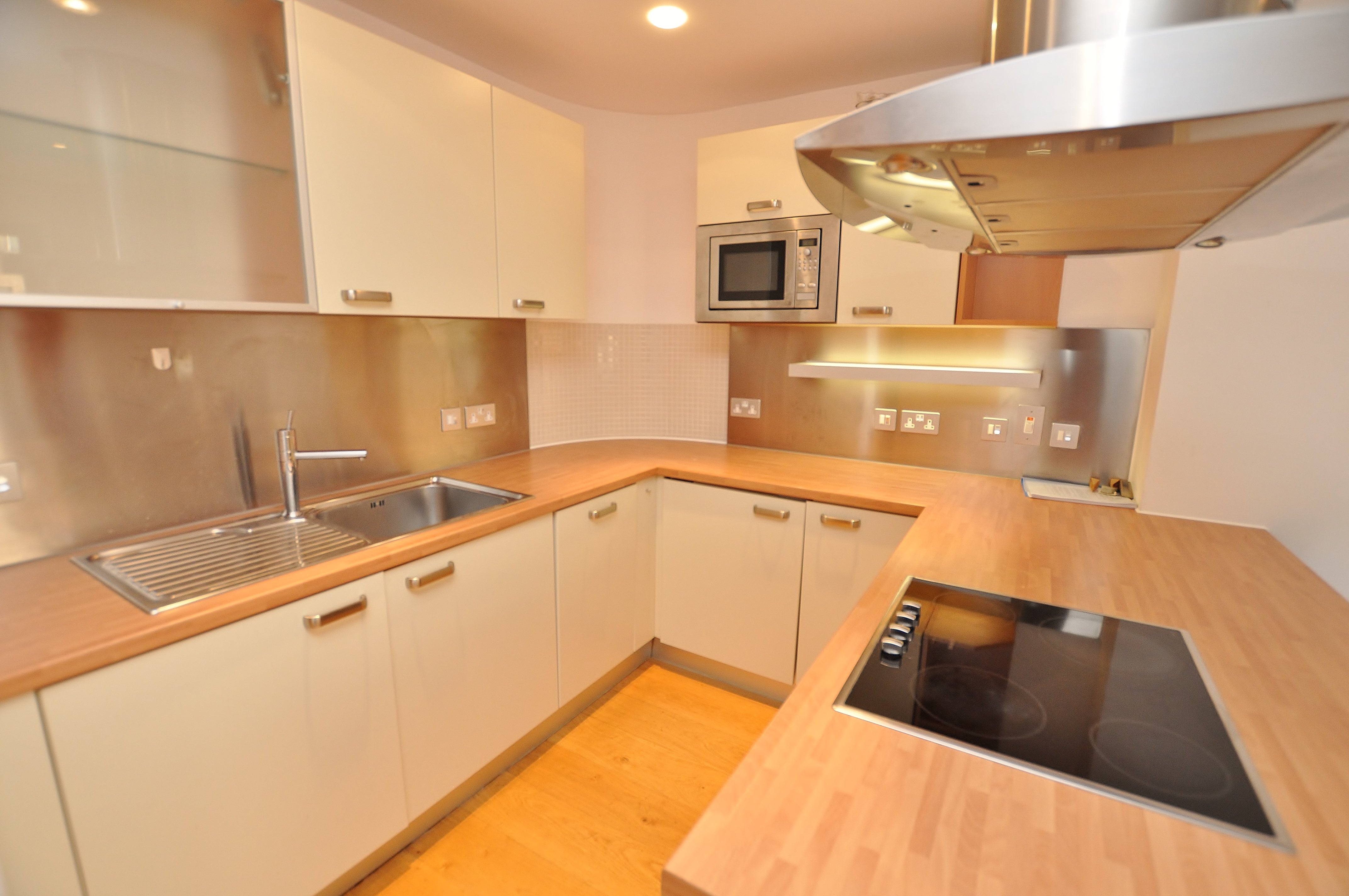Flat Sydenham Road in Guildford
