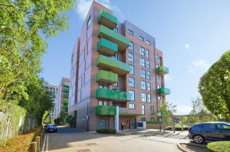 Flat Matthews Road in London
