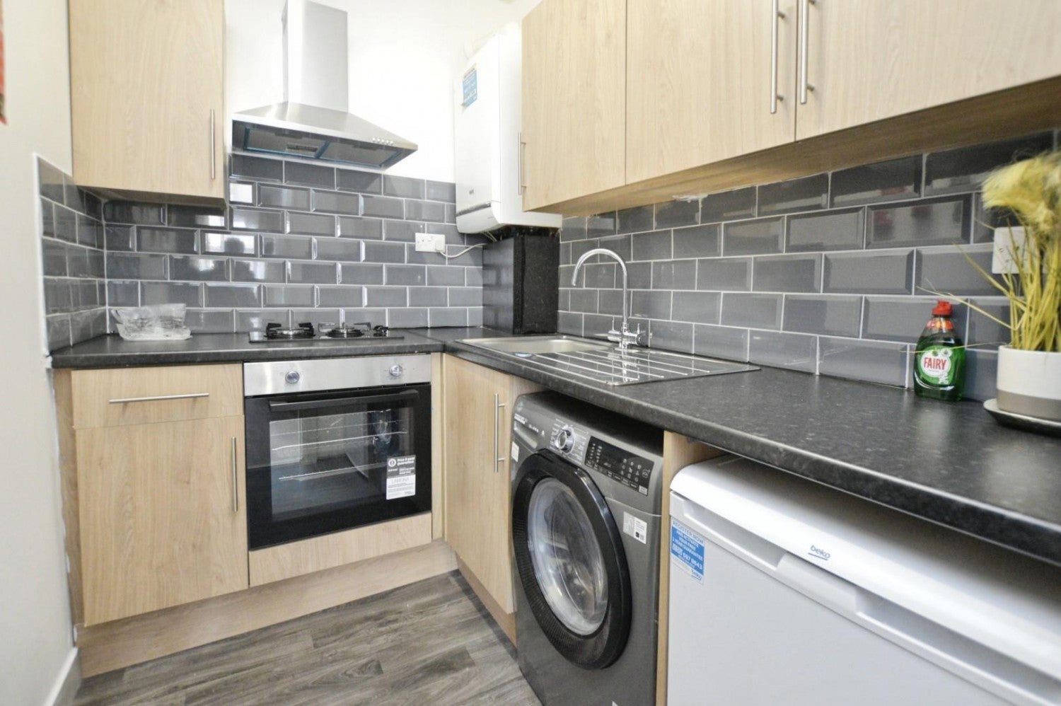 Flat Ashgrove Road in Greater London