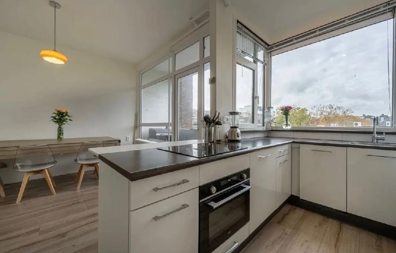 Room Cross Flatts Place in Leeds