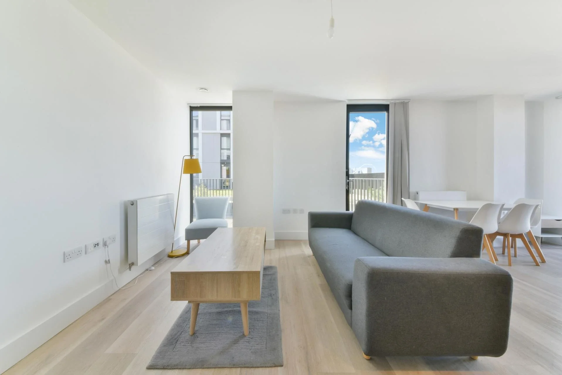 Flat Marshgate Lane in Greater London