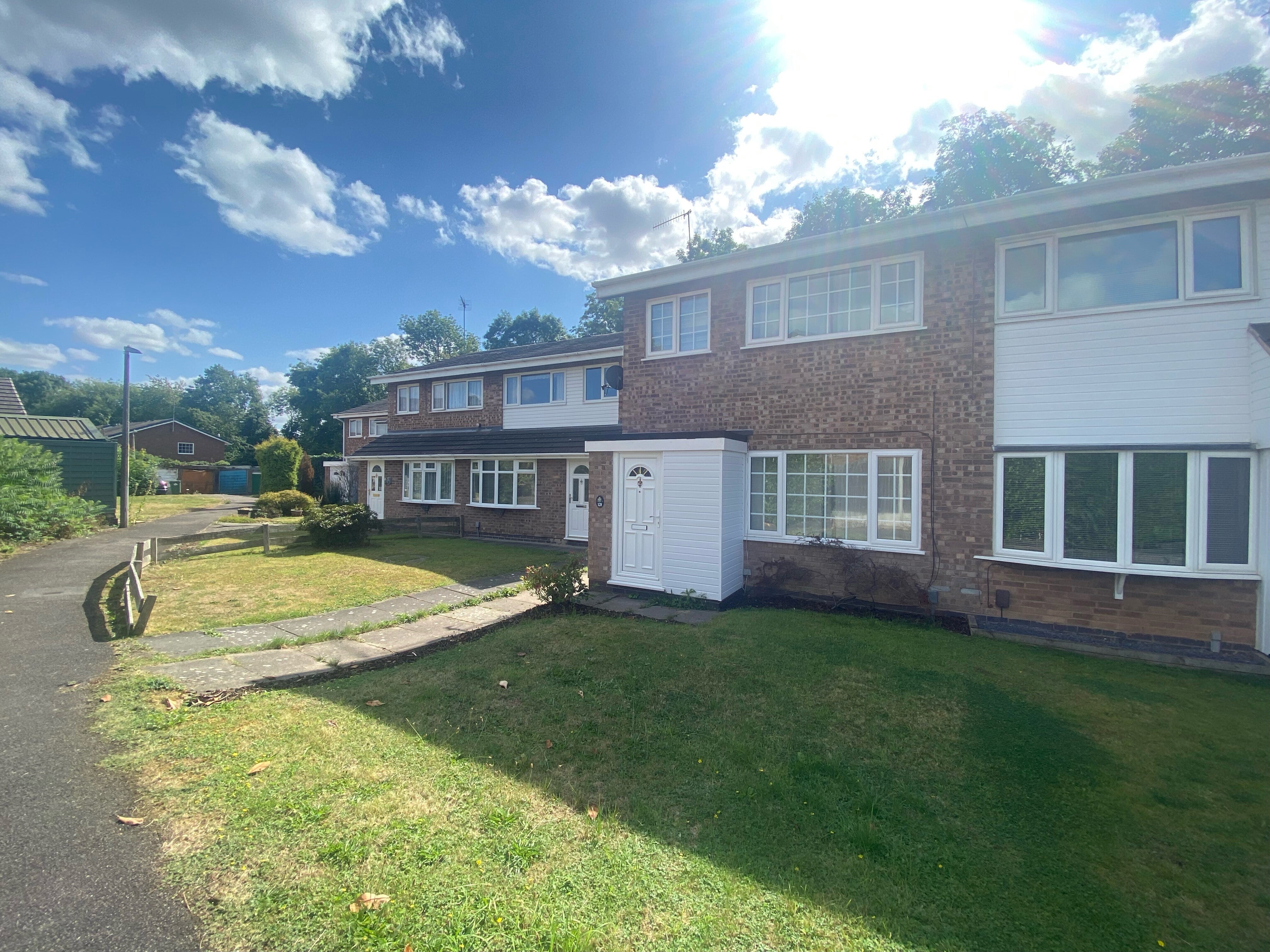House Donnington Close in Redditch
