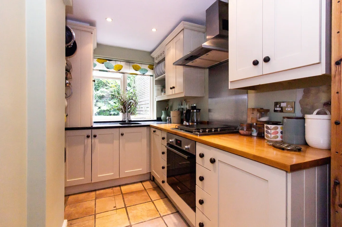 Flat Glenmore Road in Greater London