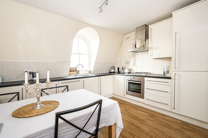 Flat Penrose Mews in Greater London
