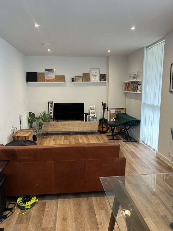 Room Longfield Crescent in Greater London