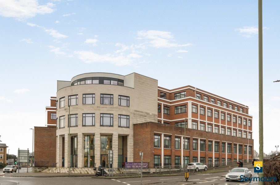 Flat Fox Lane North in Borough of Runnymede