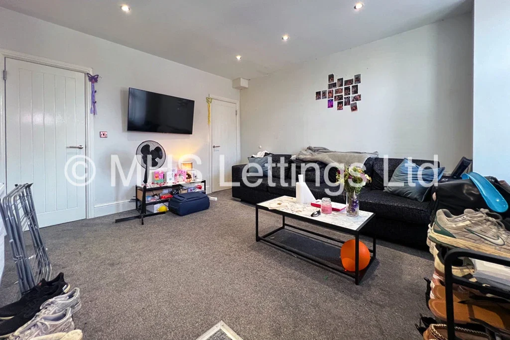 Room Burchett Terrace in Leeds