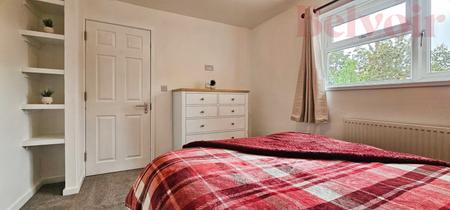 Room Livermore Close in Cambridge