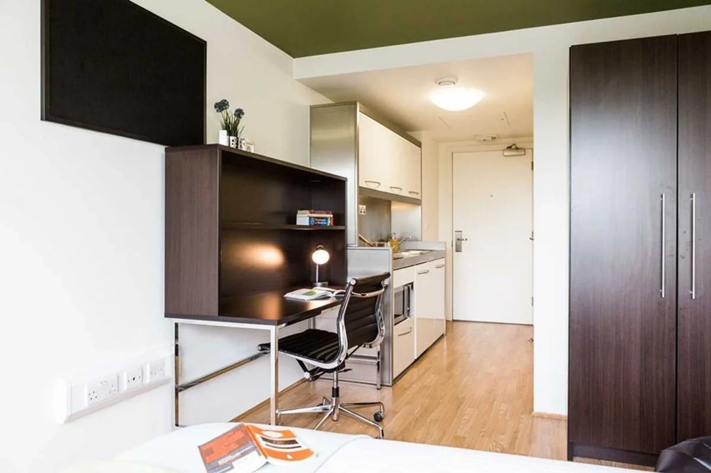 Flat Alderson Street in Greater London