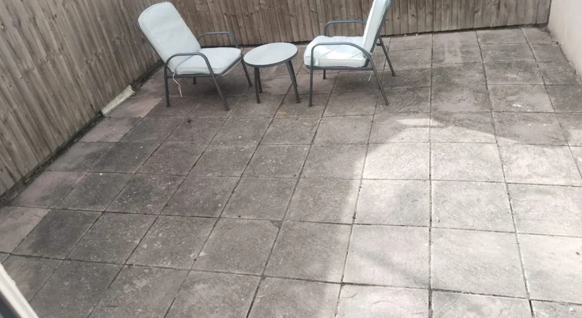 Room Ingledew Road in Greater London