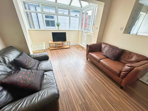 Flat Ecclesall Road in Sheffield