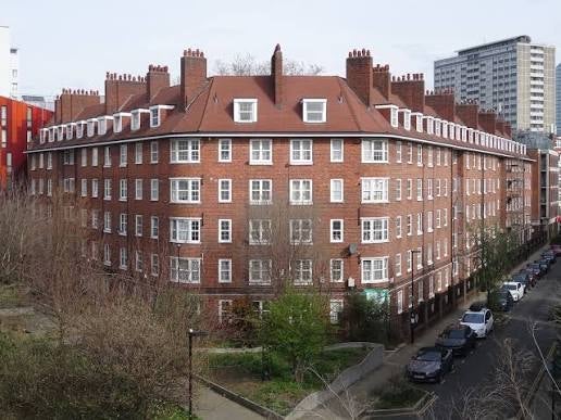 Flat Cyrus Street in Greater London